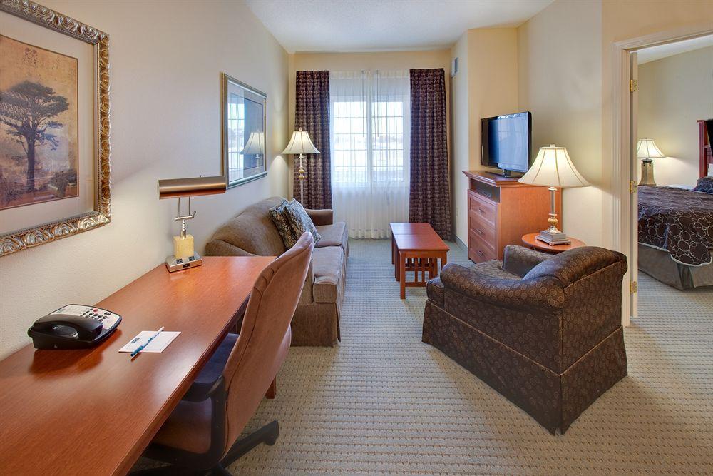 Staybridge Suites Fargo, An Ihg Hotel Экстерьер фото